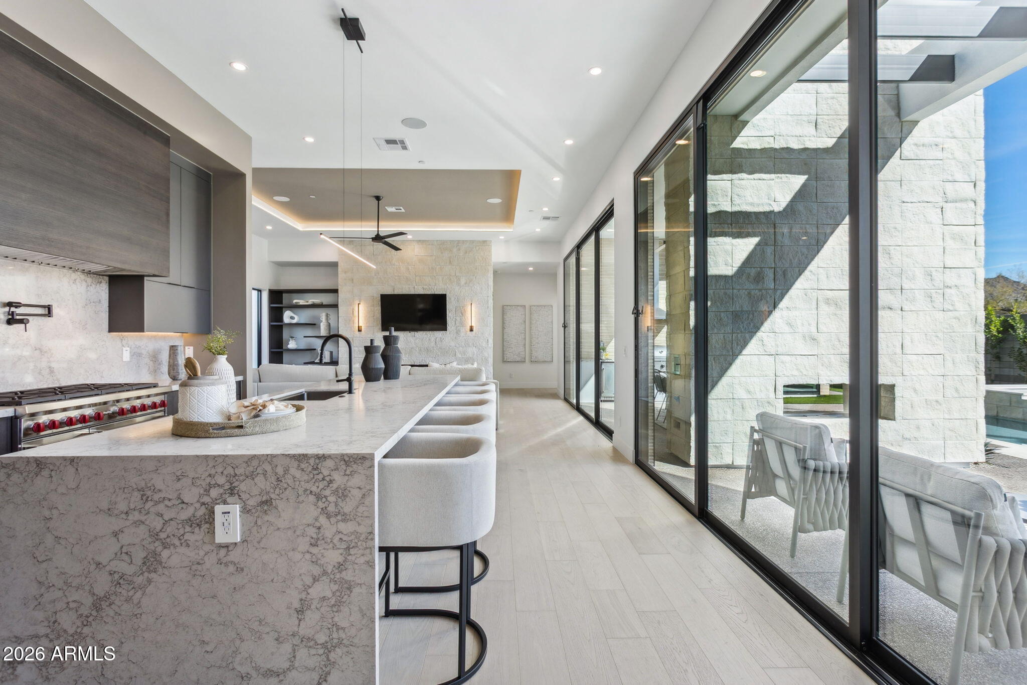 1832 E PALMAIRE Avenue