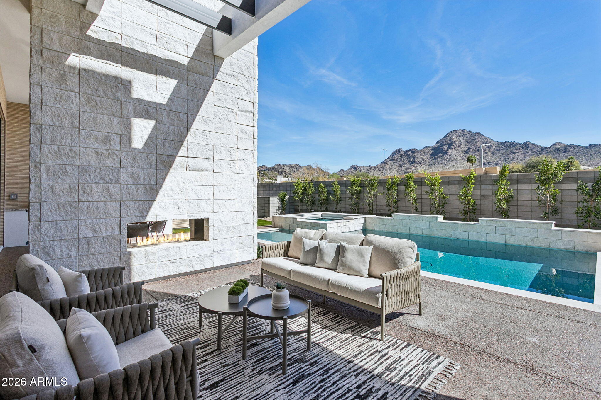 1832 E PALMAIRE Avenue