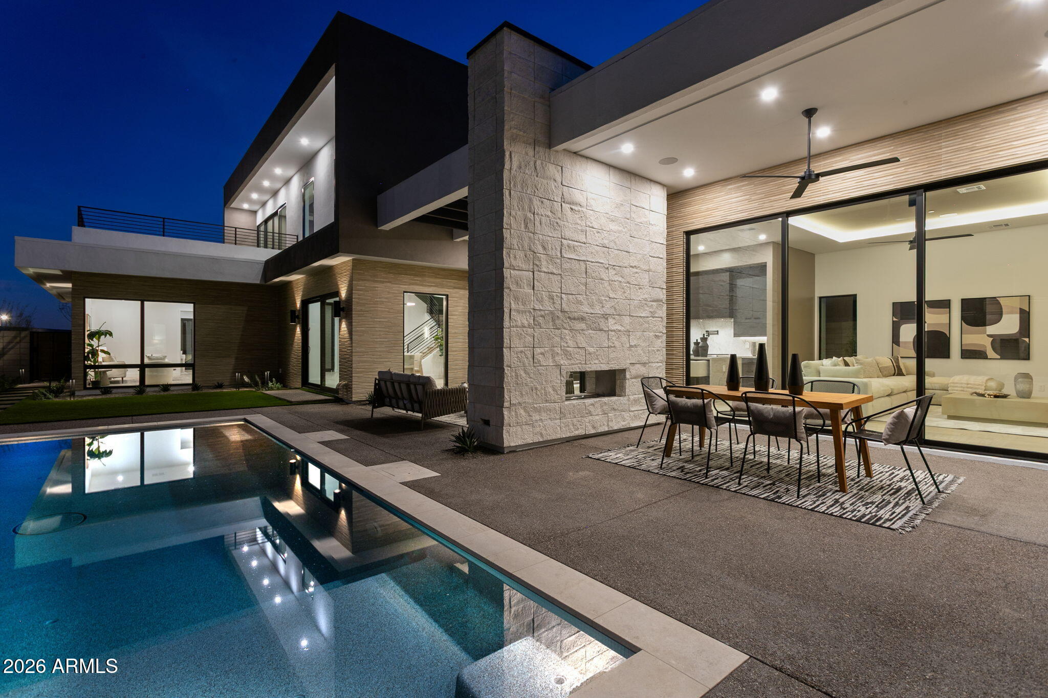 1832 E PALMAIRE Avenue