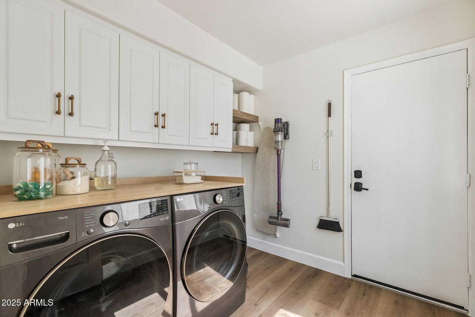 5556 E Sandra Terrace