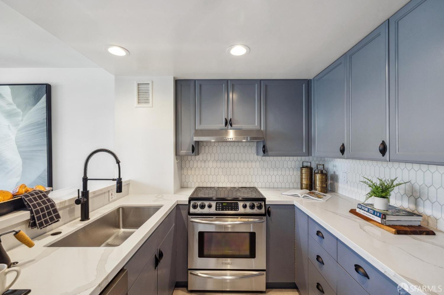 2040 Franklin Street # 507