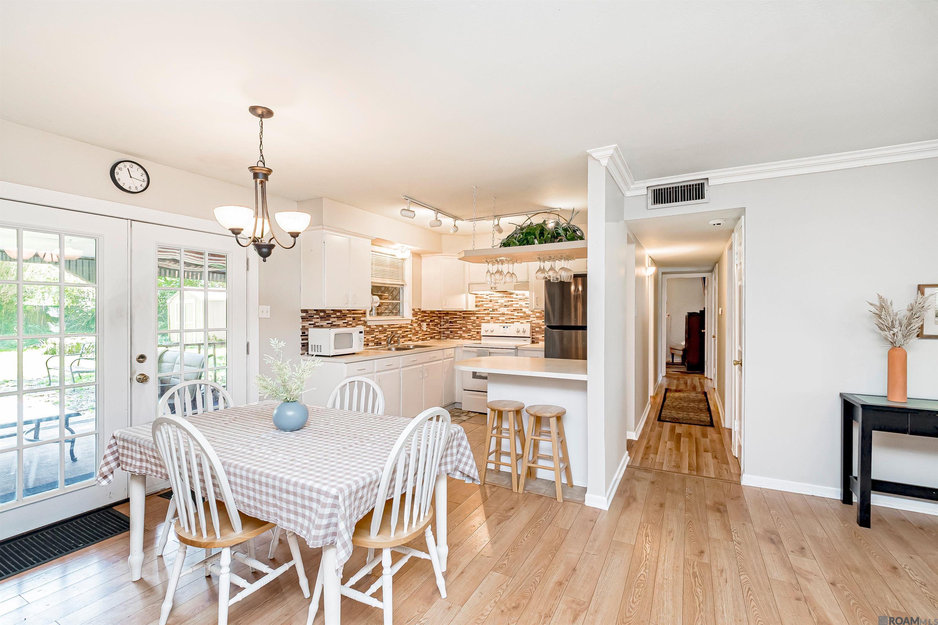 225 Fontainbleau Dr