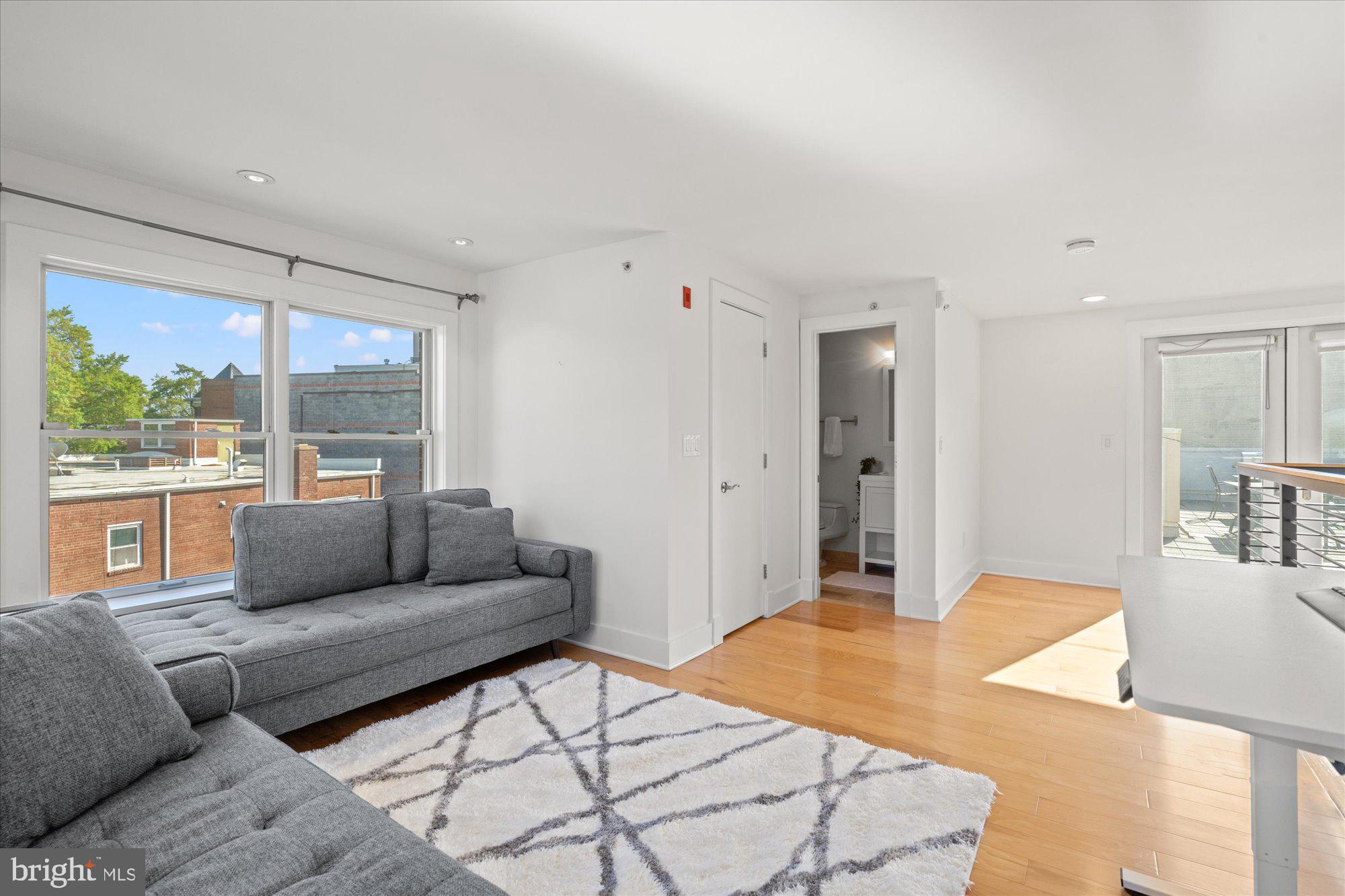 449 R STREET NW 301