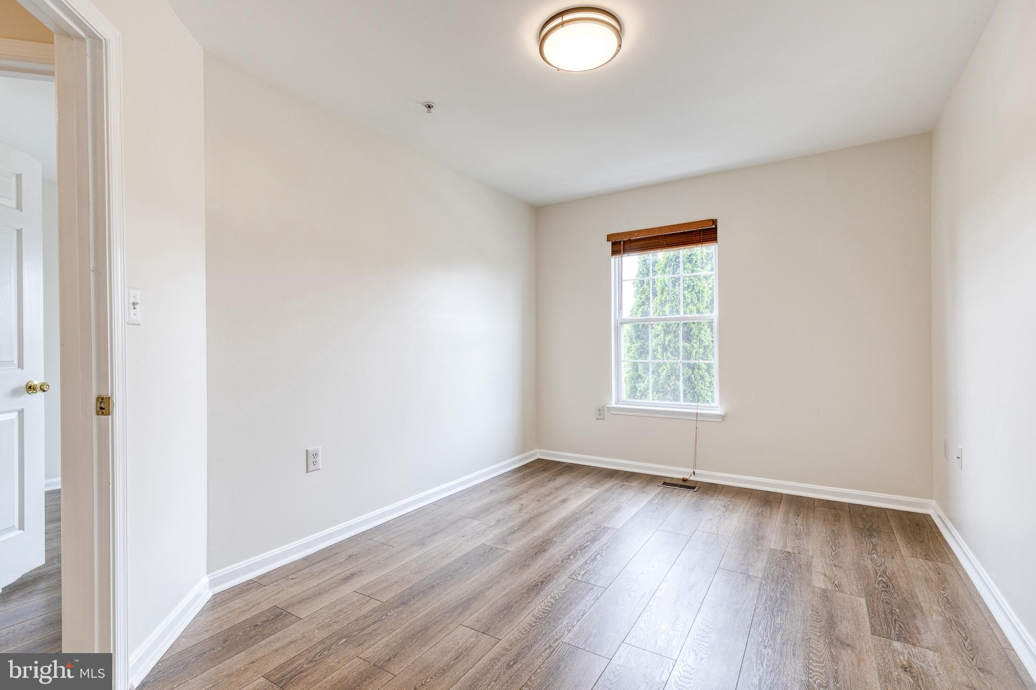 1915 BULRUSH COURT