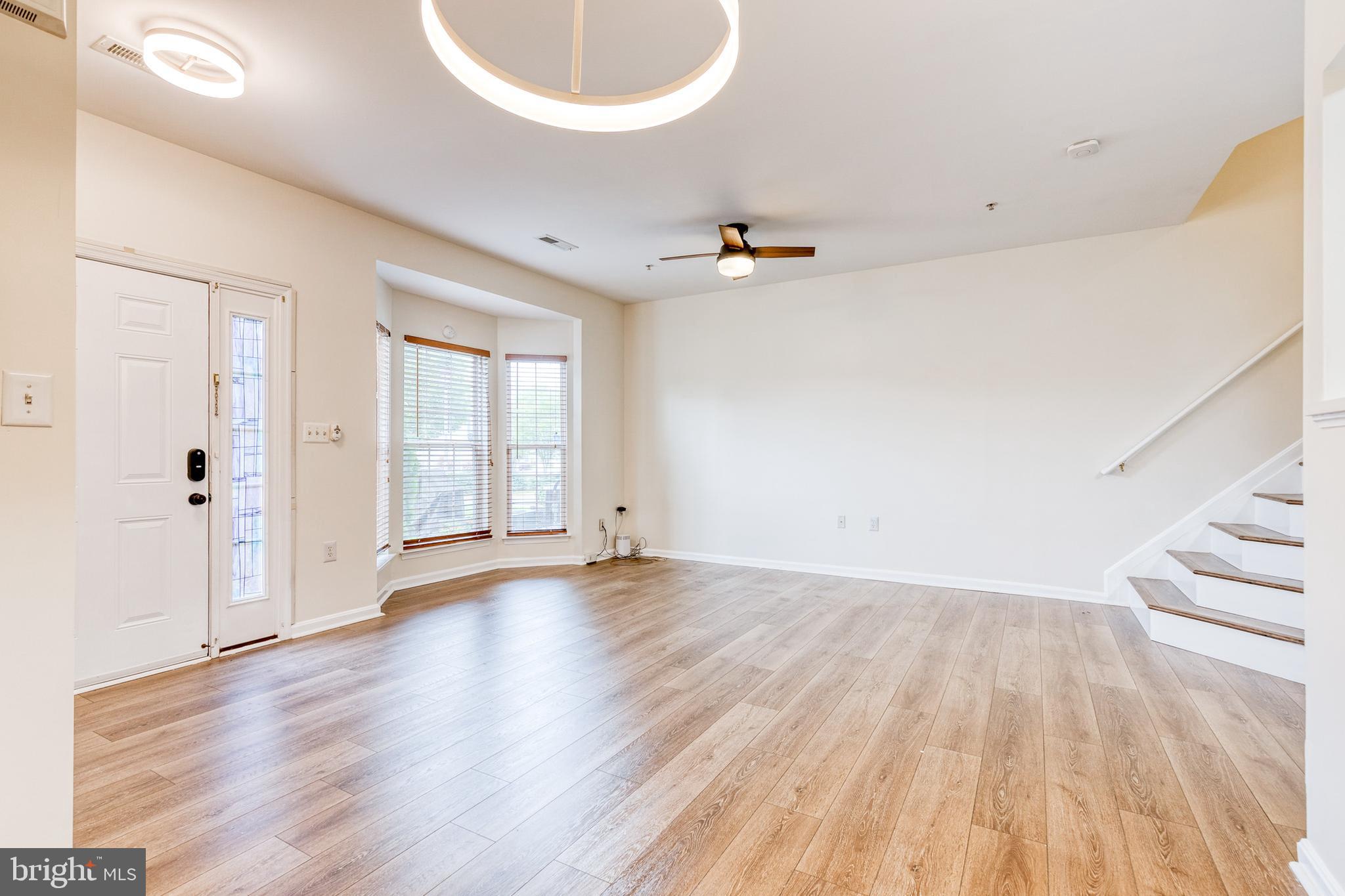 1915 BULRUSH COURT