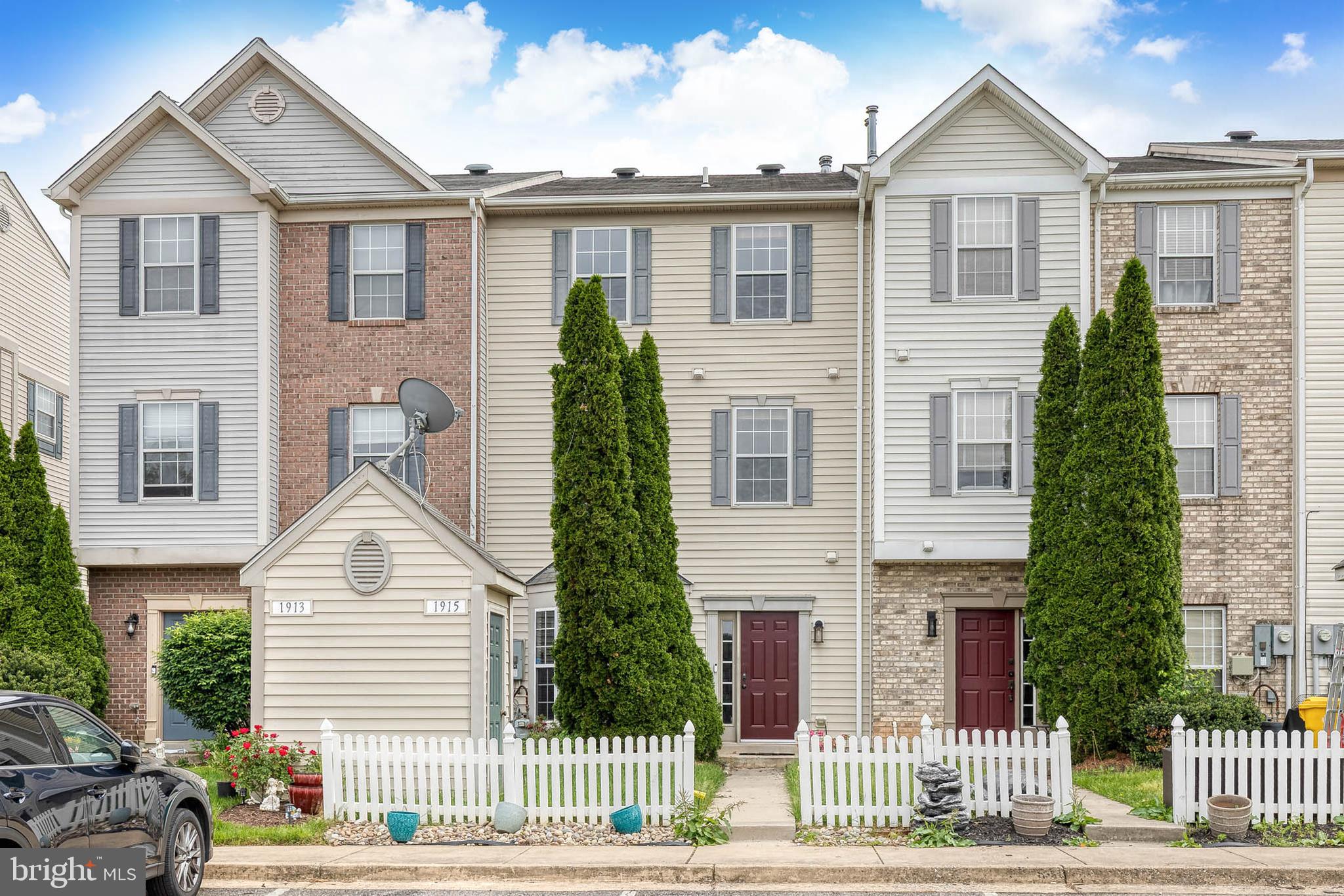 1915 BULRUSH COURT