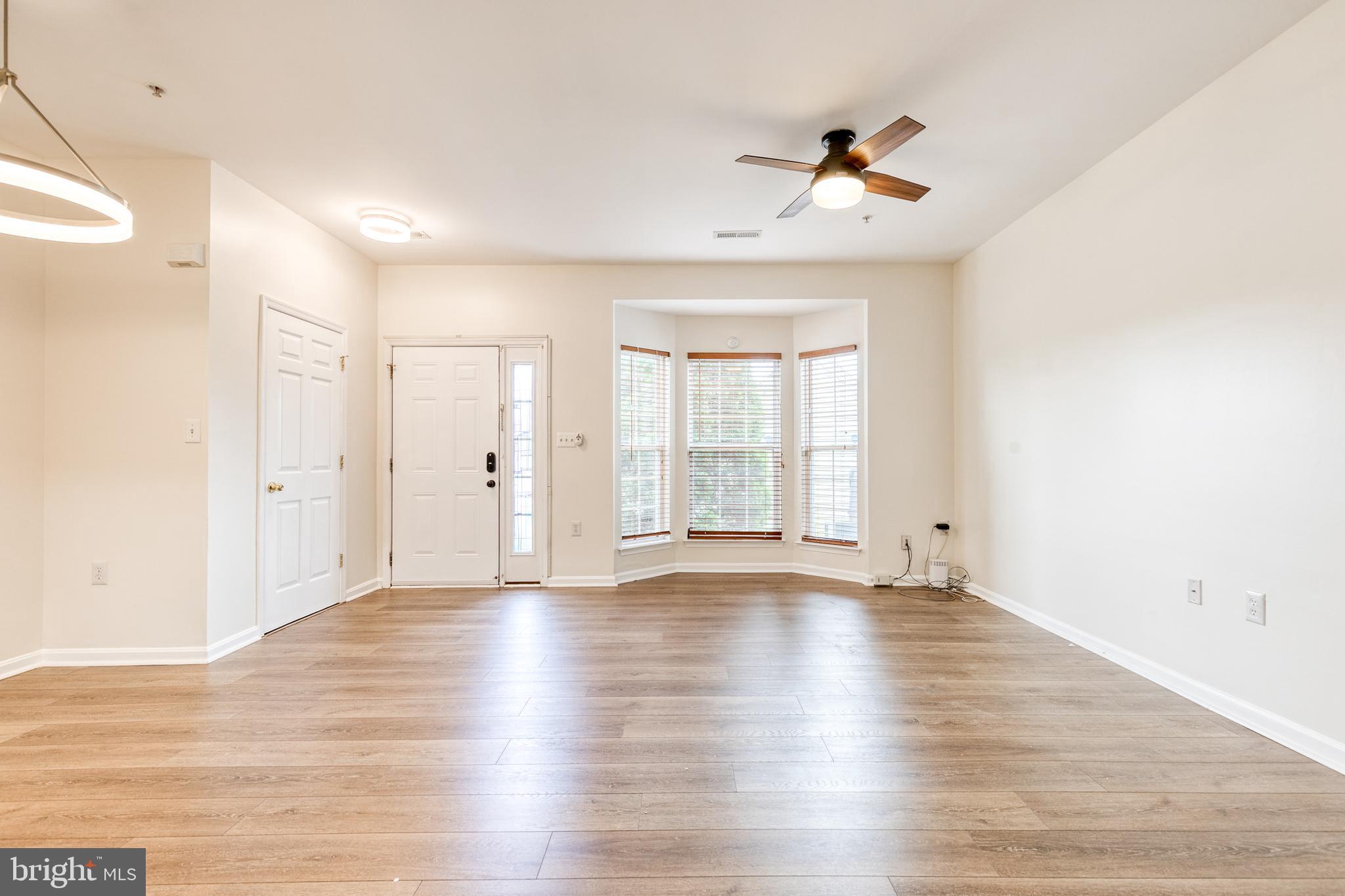 1915 BULRUSH COURT