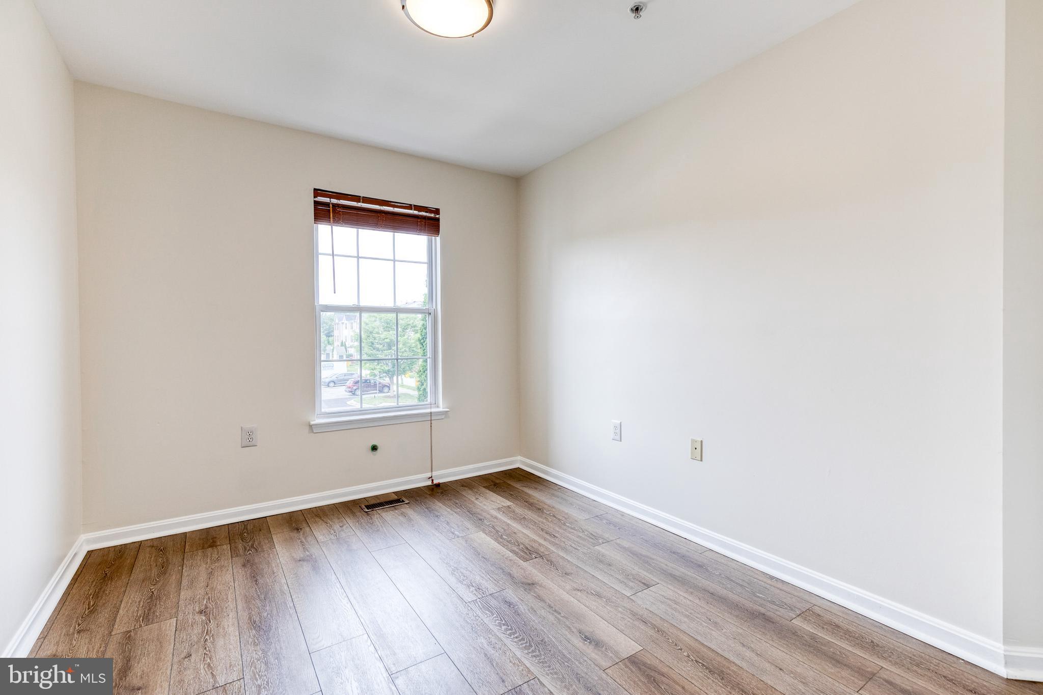 1915 BULRUSH COURT