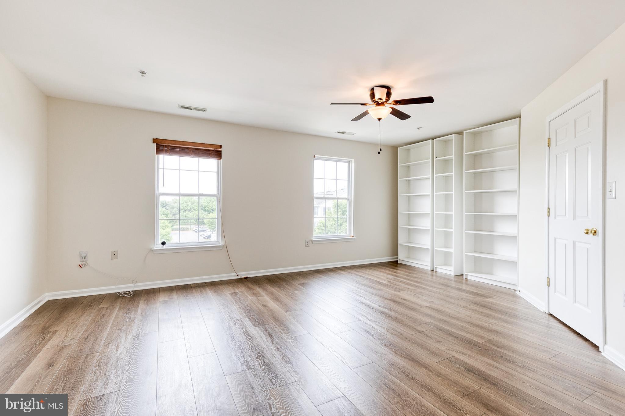 1915 BULRUSH COURT