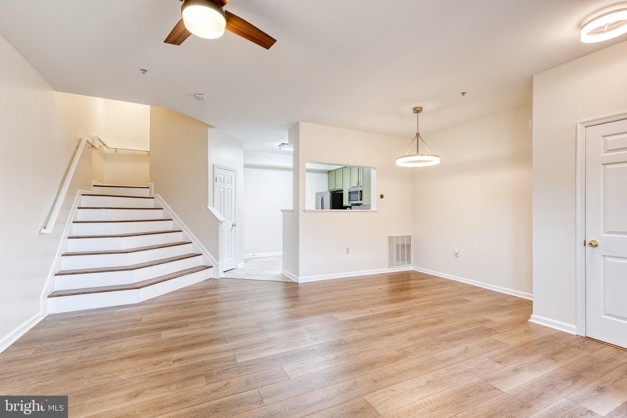 1915 BULRUSH COURT