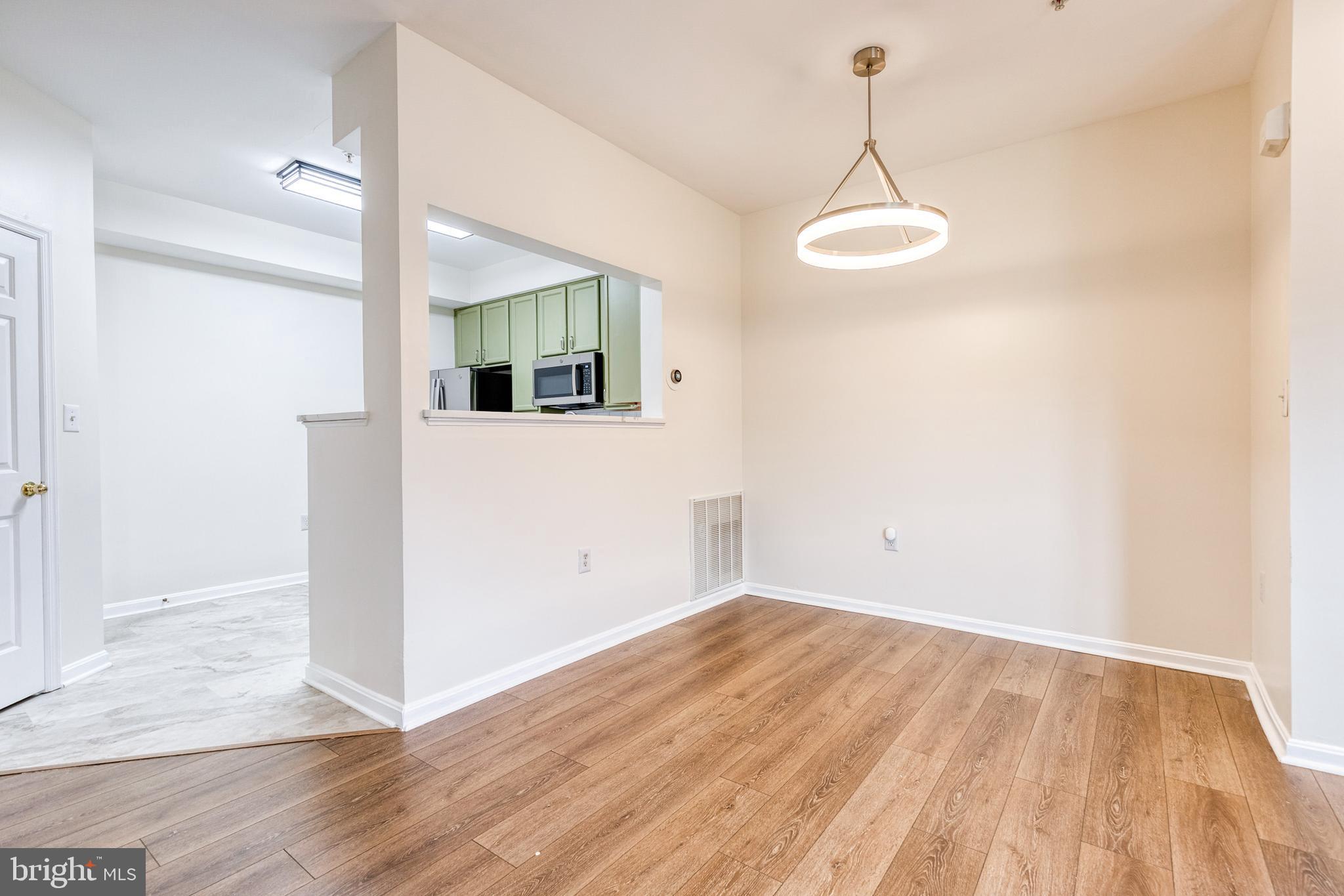 1915 BULRUSH COURT