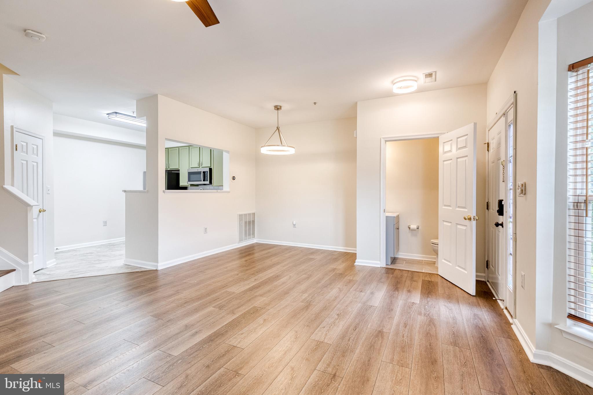 1915 BULRUSH COURT