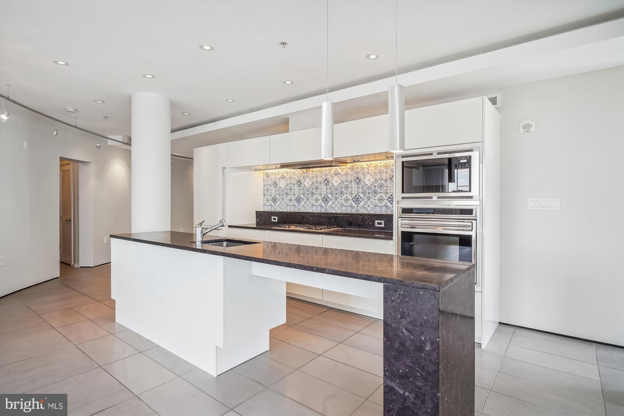 6820 WISCONSIN AVENUE 8001