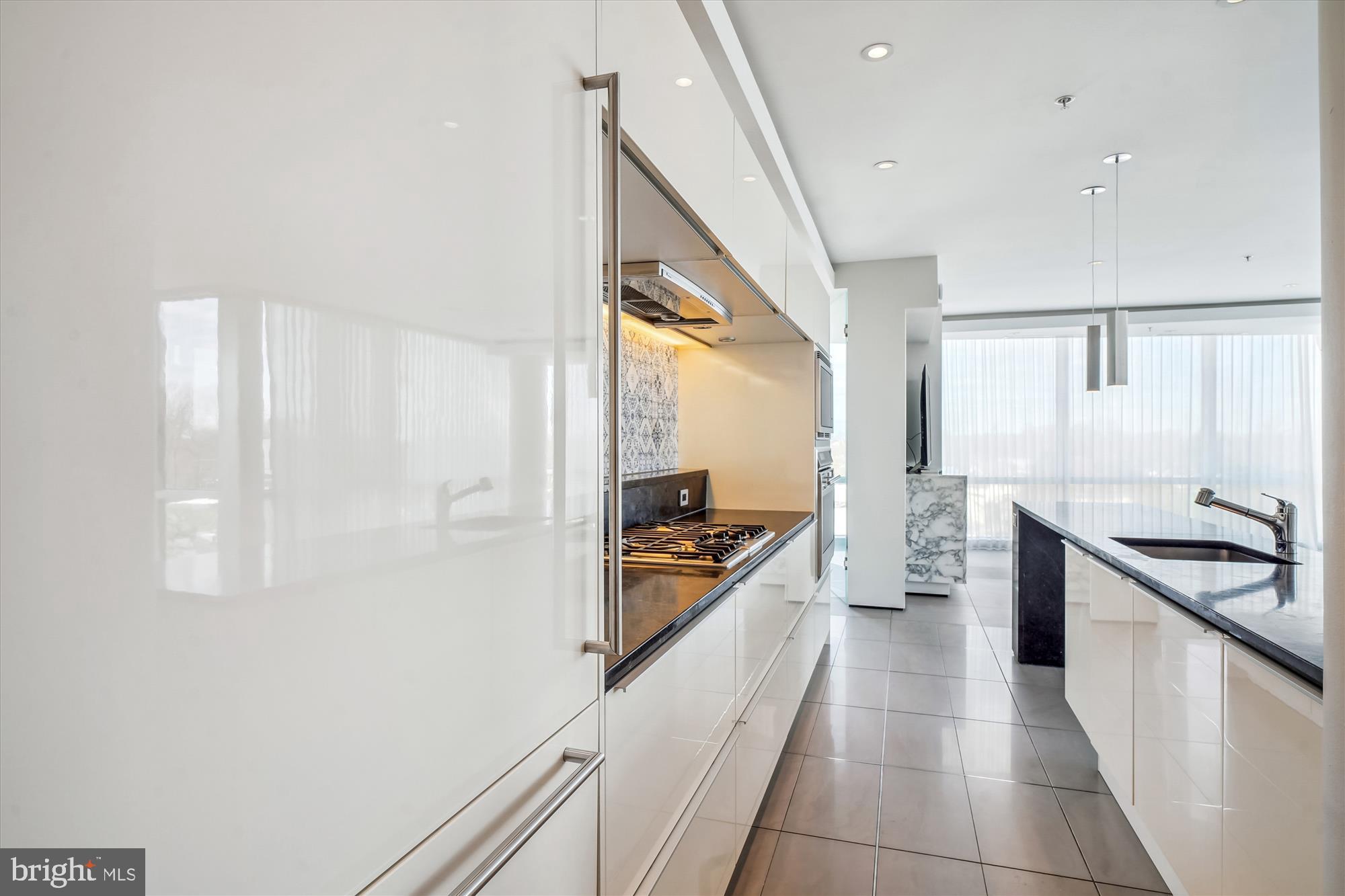 6820 WISCONSIN AVENUE 8001