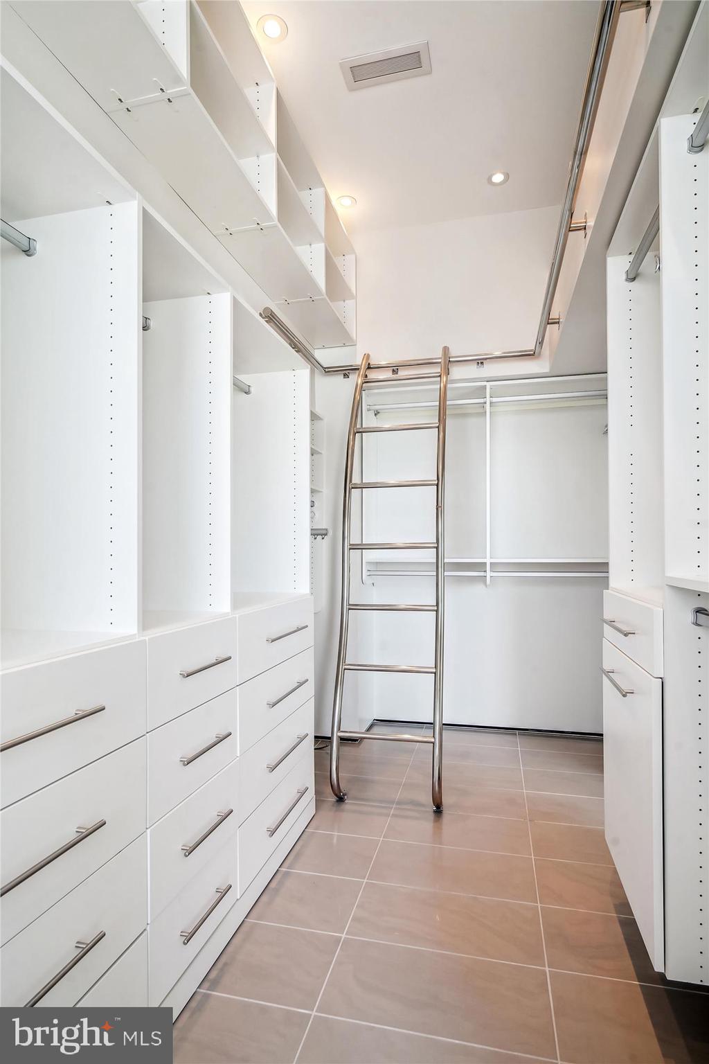 6820 WISCONSIN AVENUE 8001