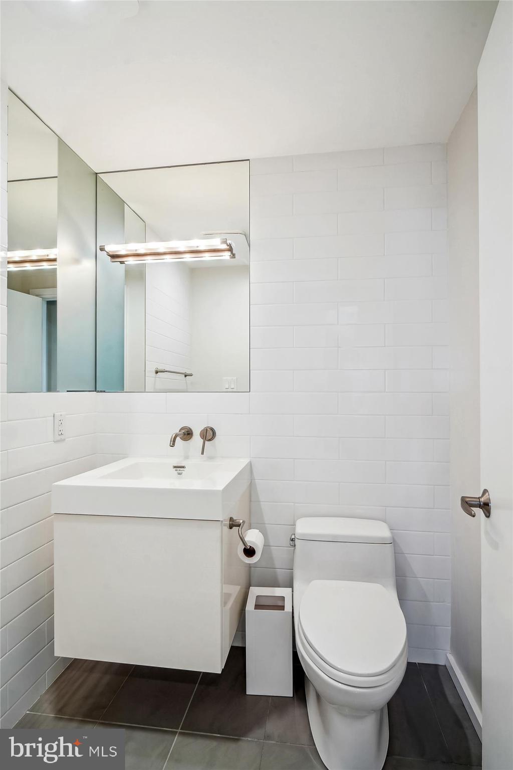 6820 WISCONSIN AVENUE 8001