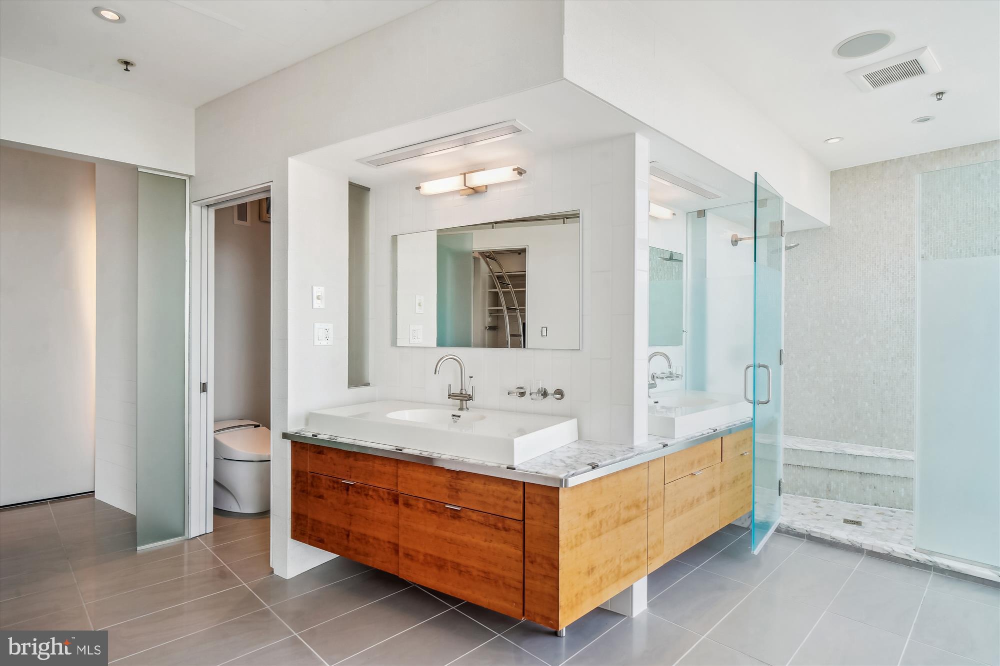 6820 WISCONSIN AVENUE 8001