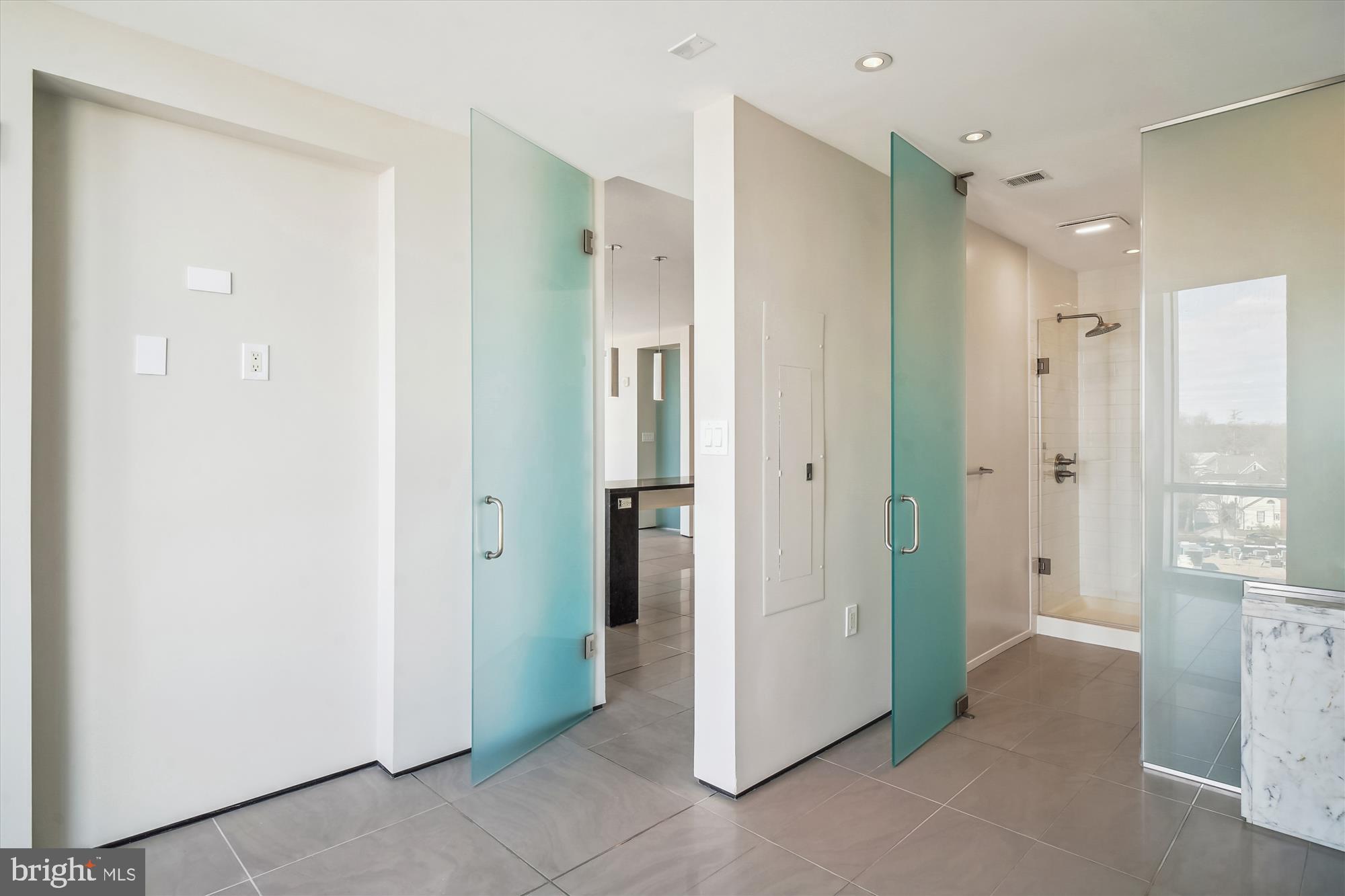 6820 WISCONSIN AVENUE 8001