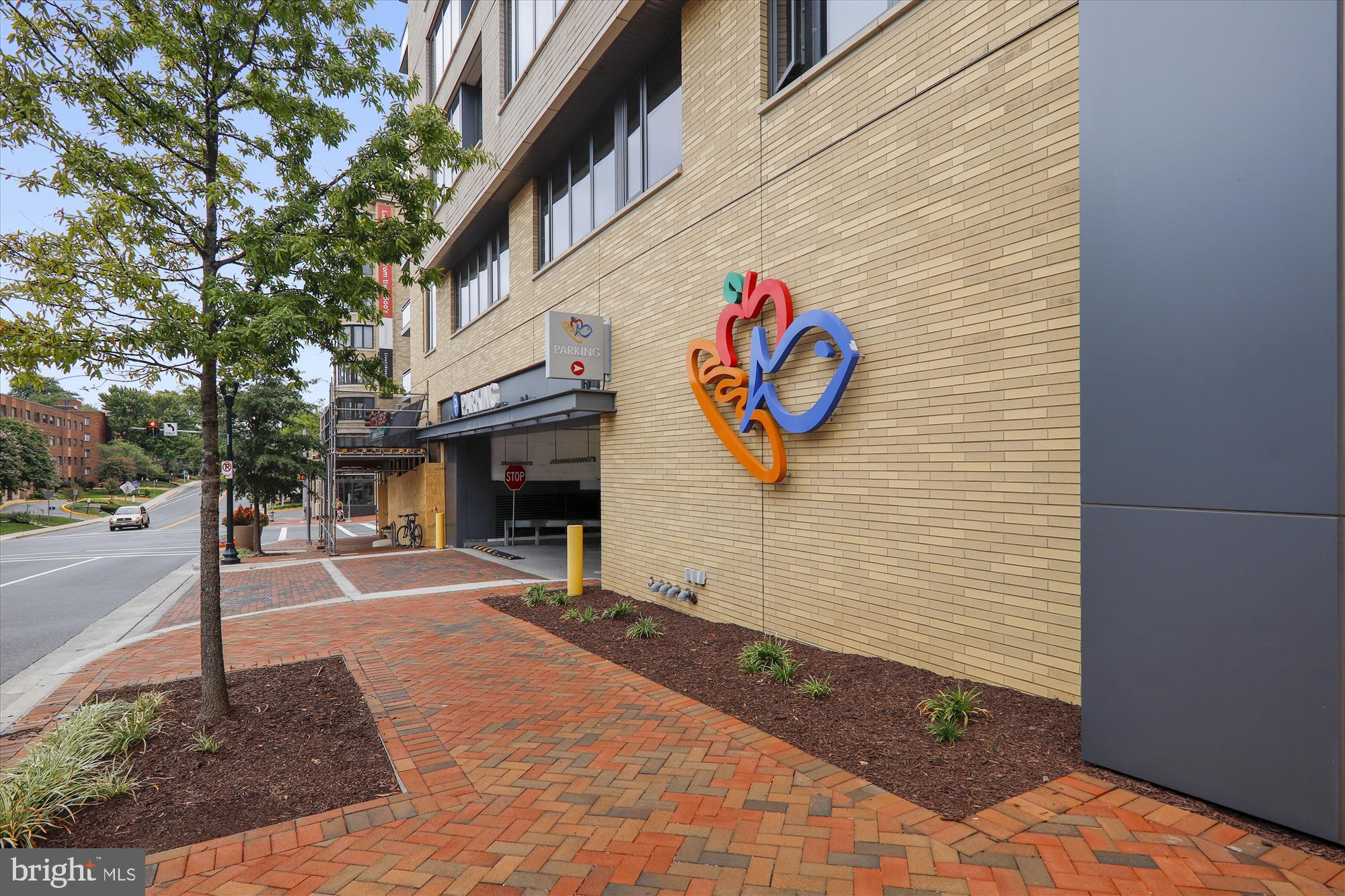 6820 WISCONSIN AVENUE 8001