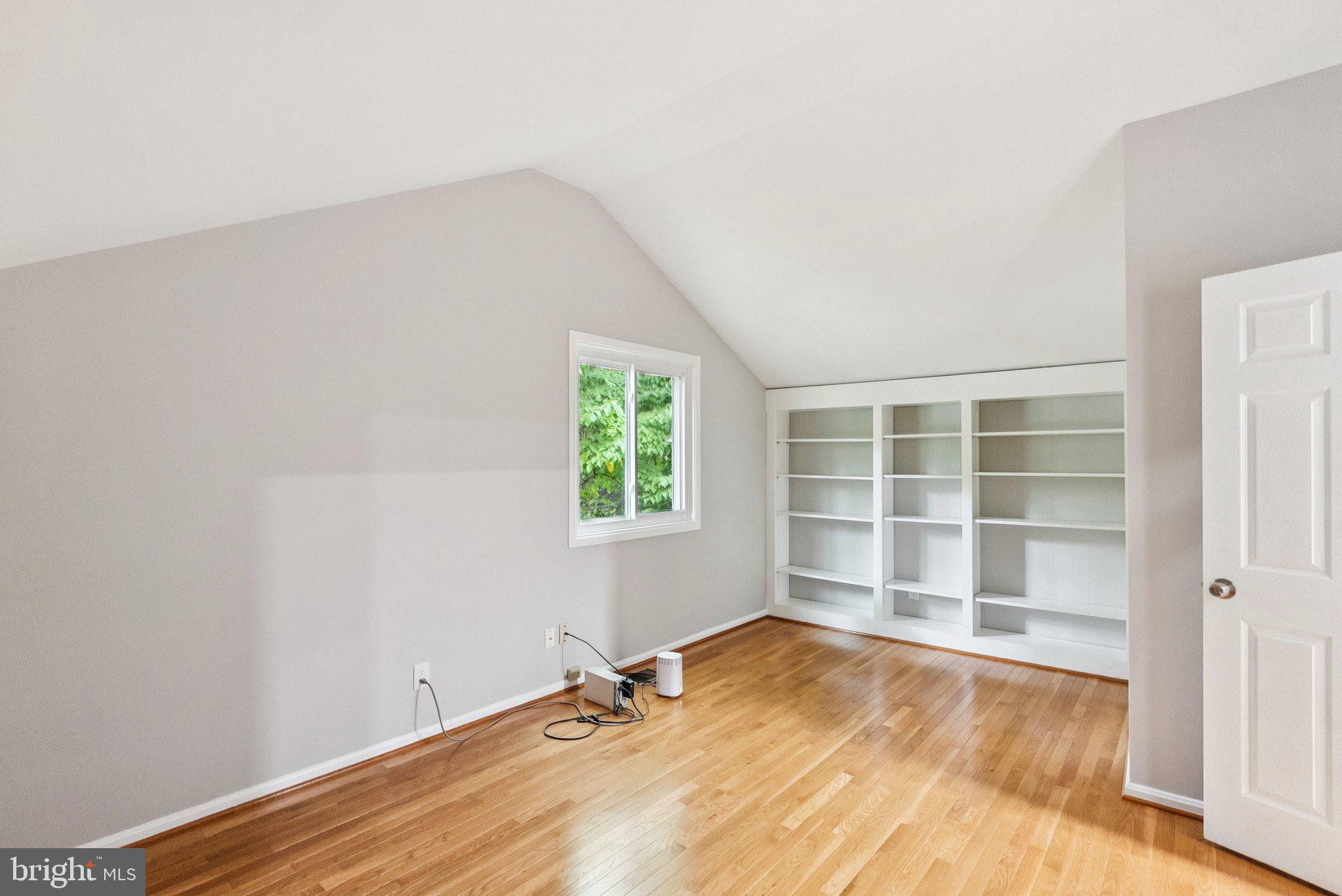 2 TAPIOLA COURT