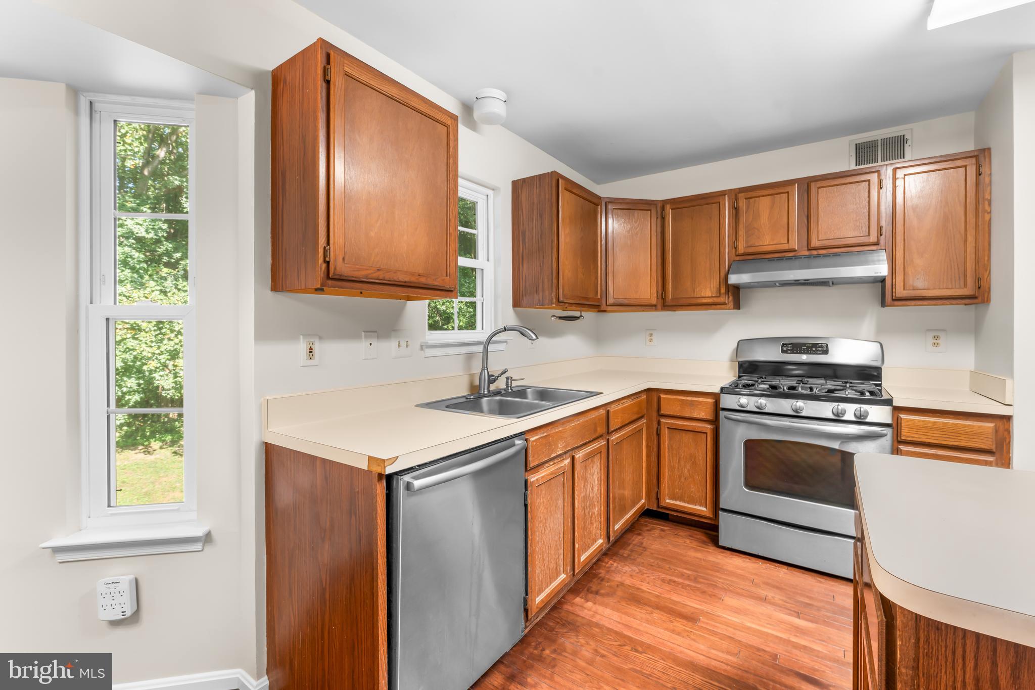 6425 GWINNETT LANE