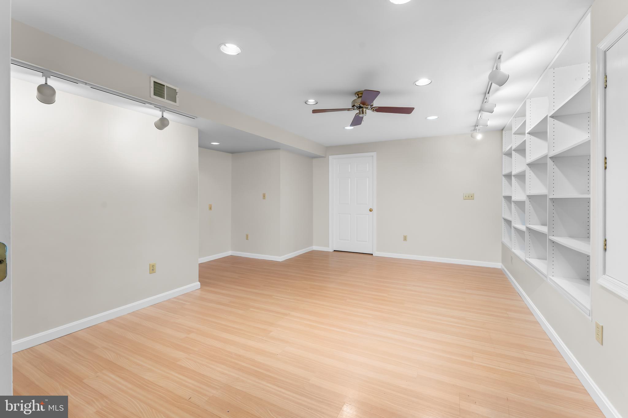 6425 GWINNETT LANE