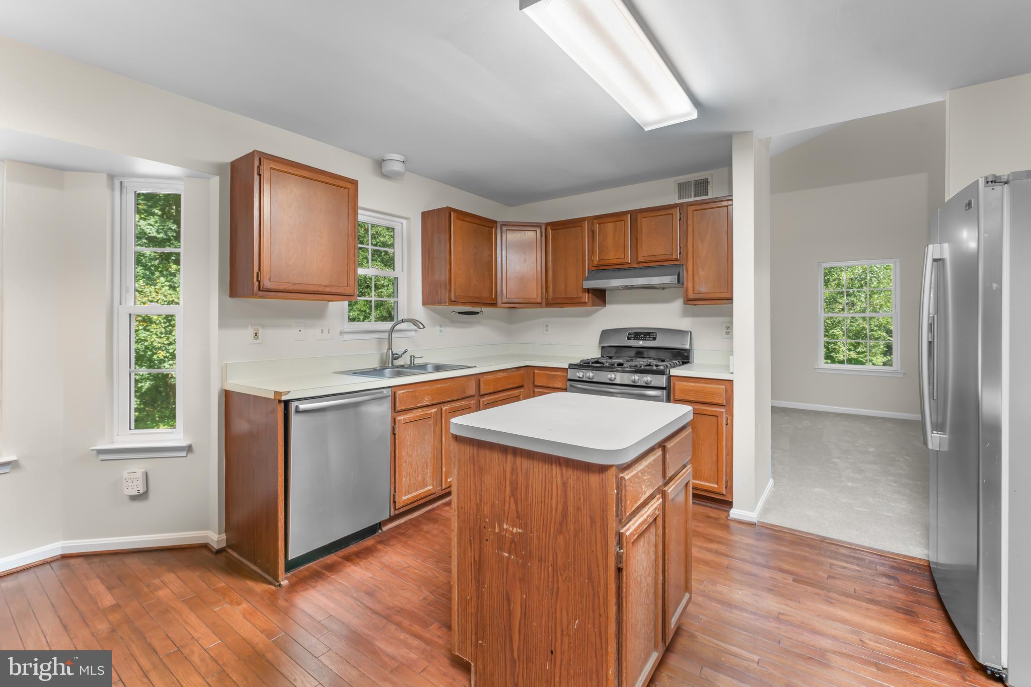 6425 GWINNETT LANE