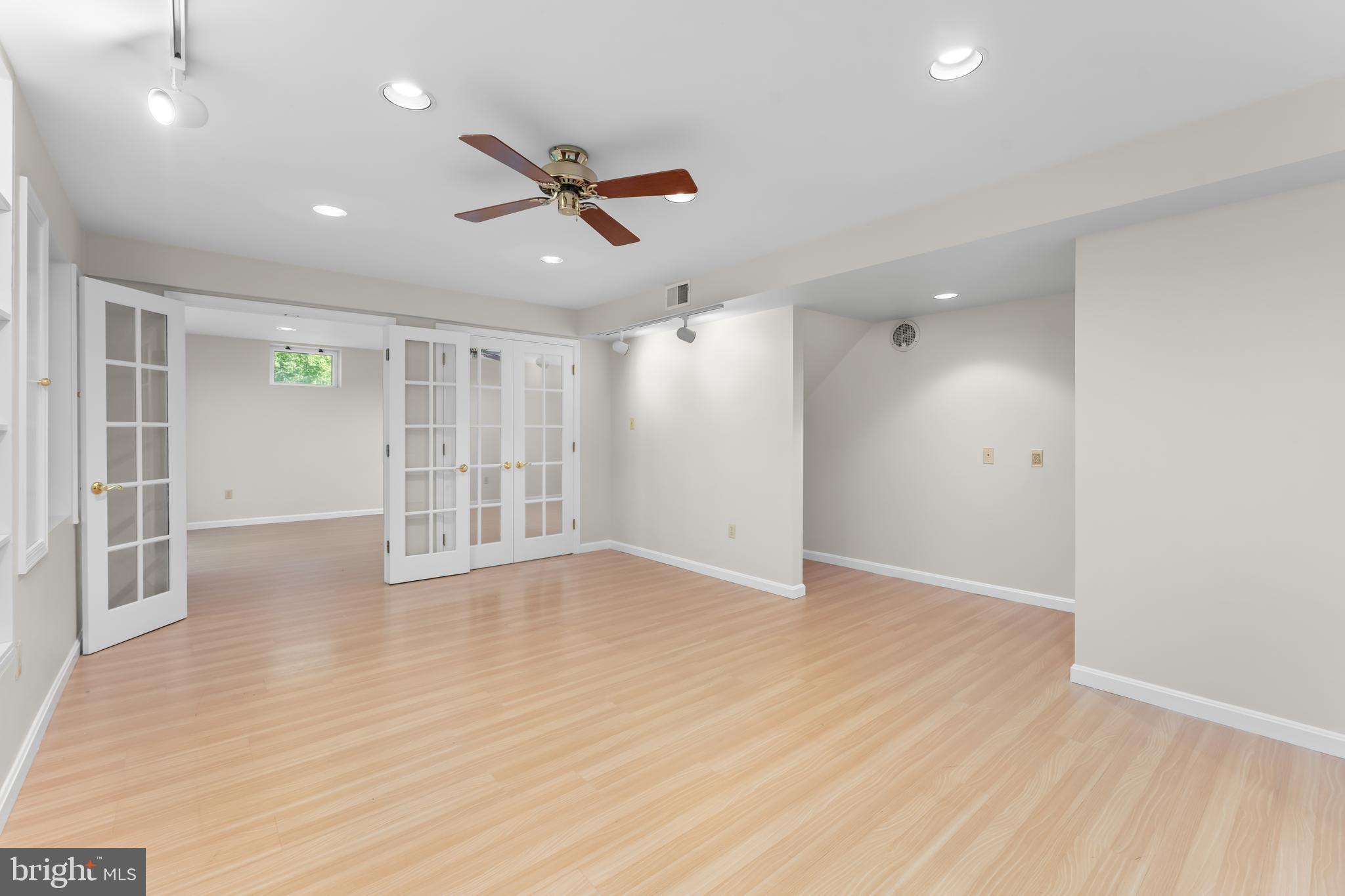 6425 GWINNETT LANE