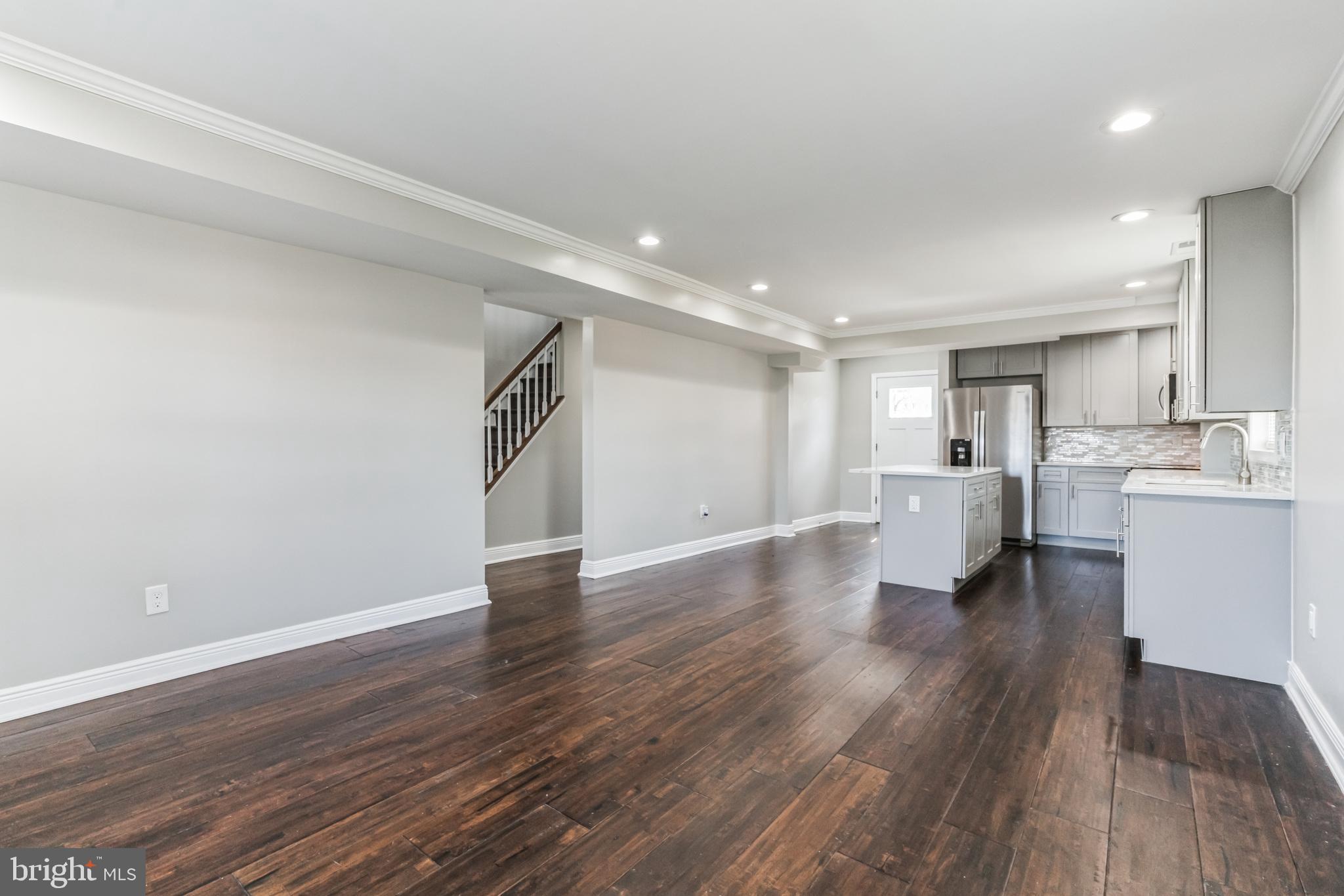 504 W ISABELLA STREET