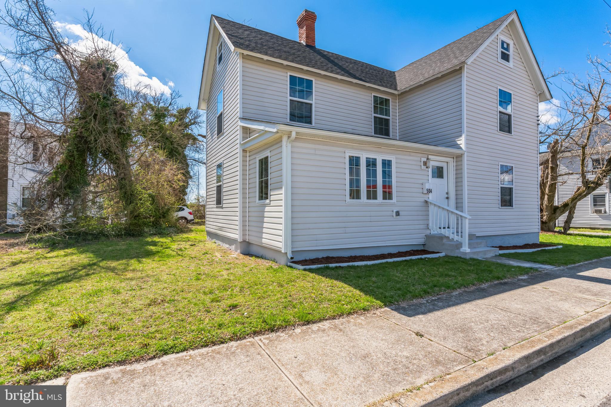 504 W ISABELLA STREET