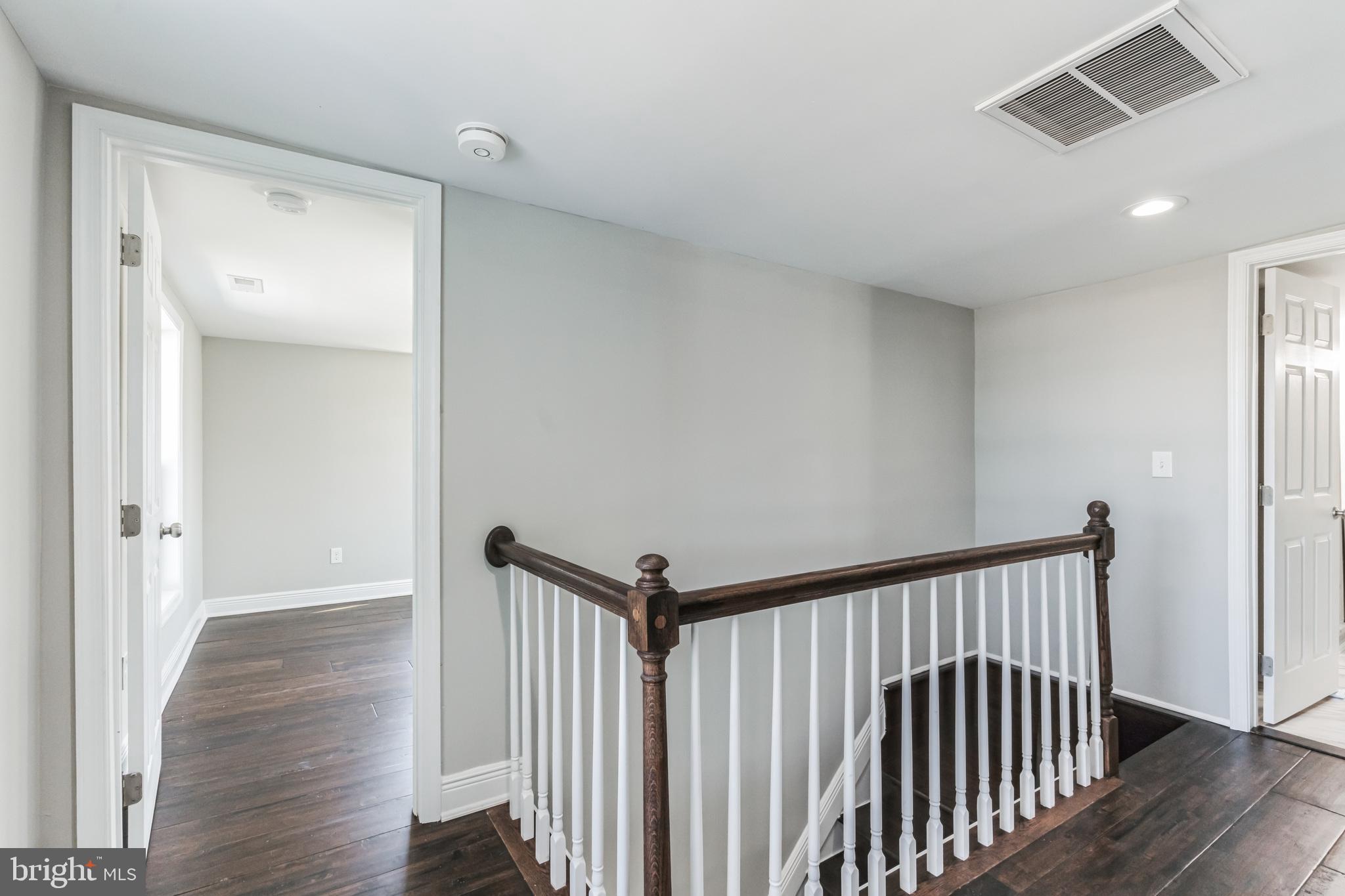 504 W ISABELLA STREET
