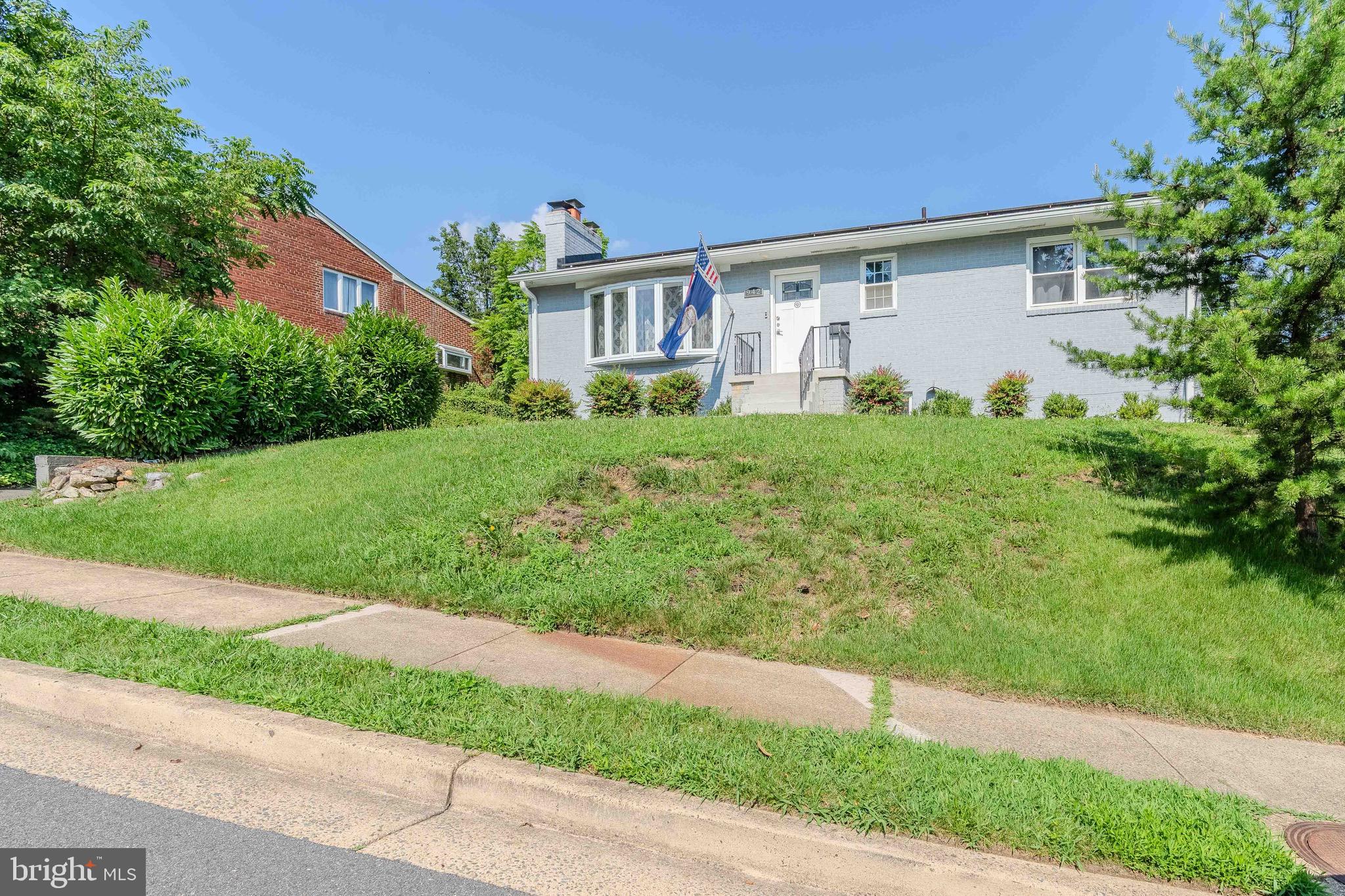 942 N MCKINLEY ROAD