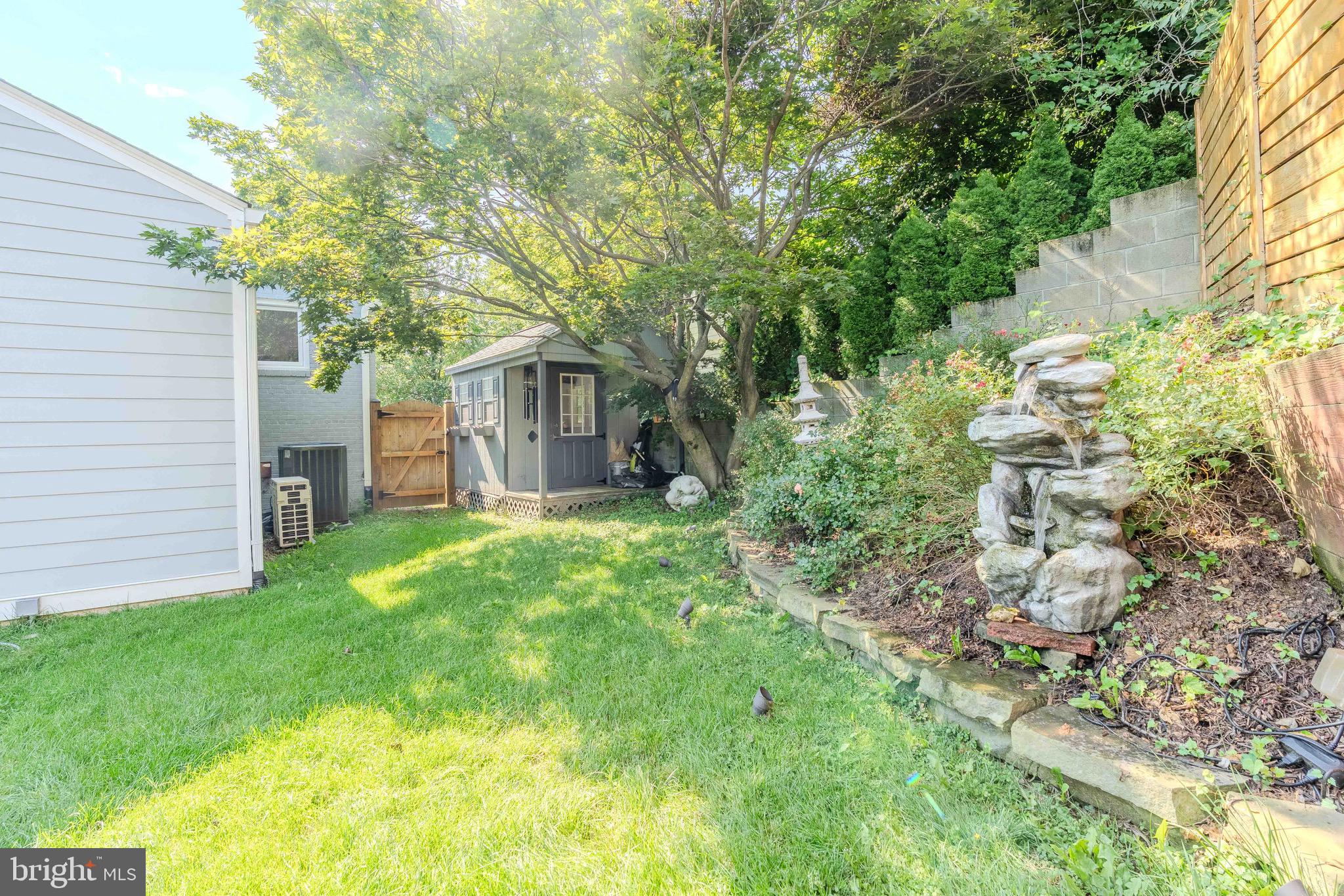 942 N MCKINLEY ROAD