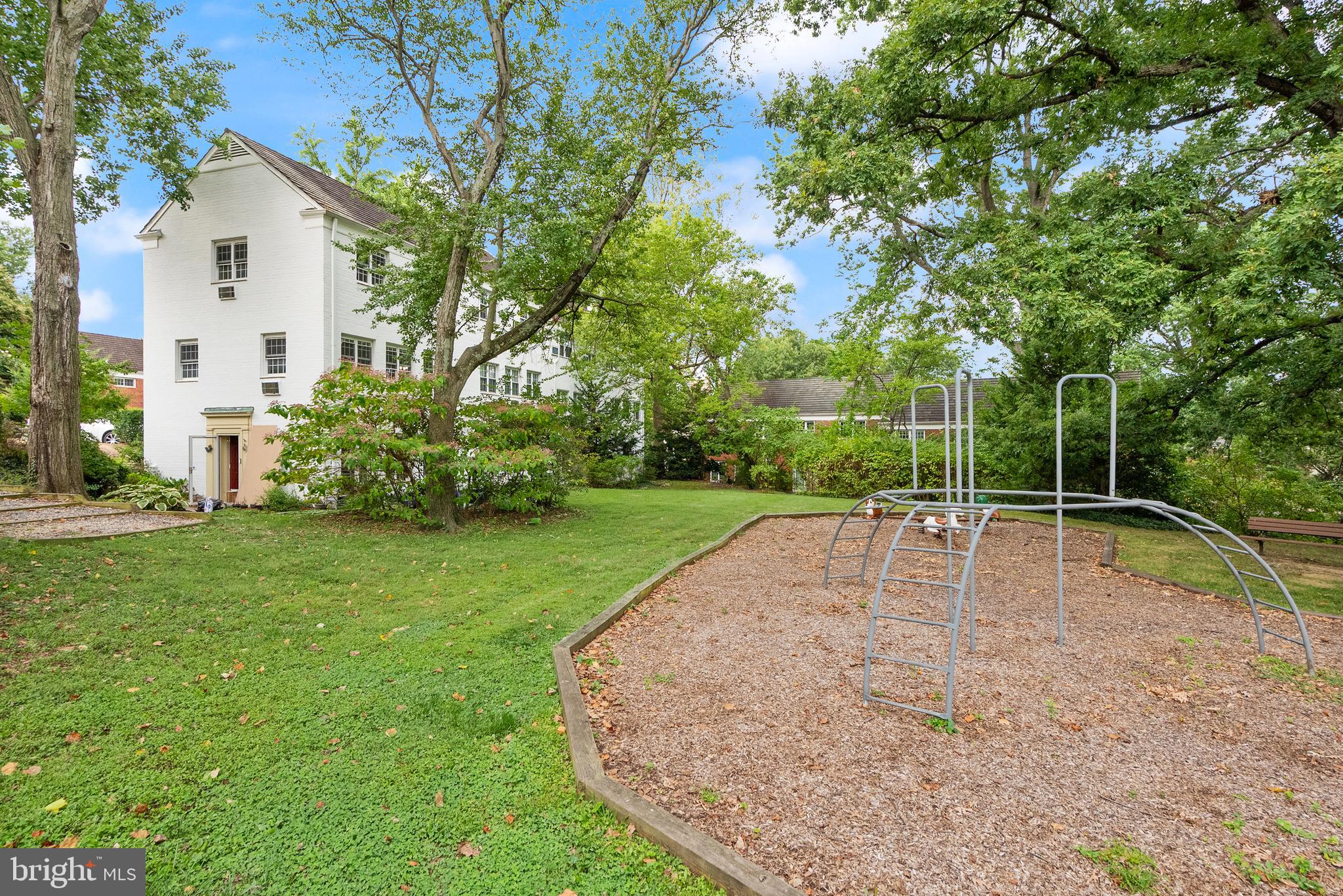 3731 LYONS LANE