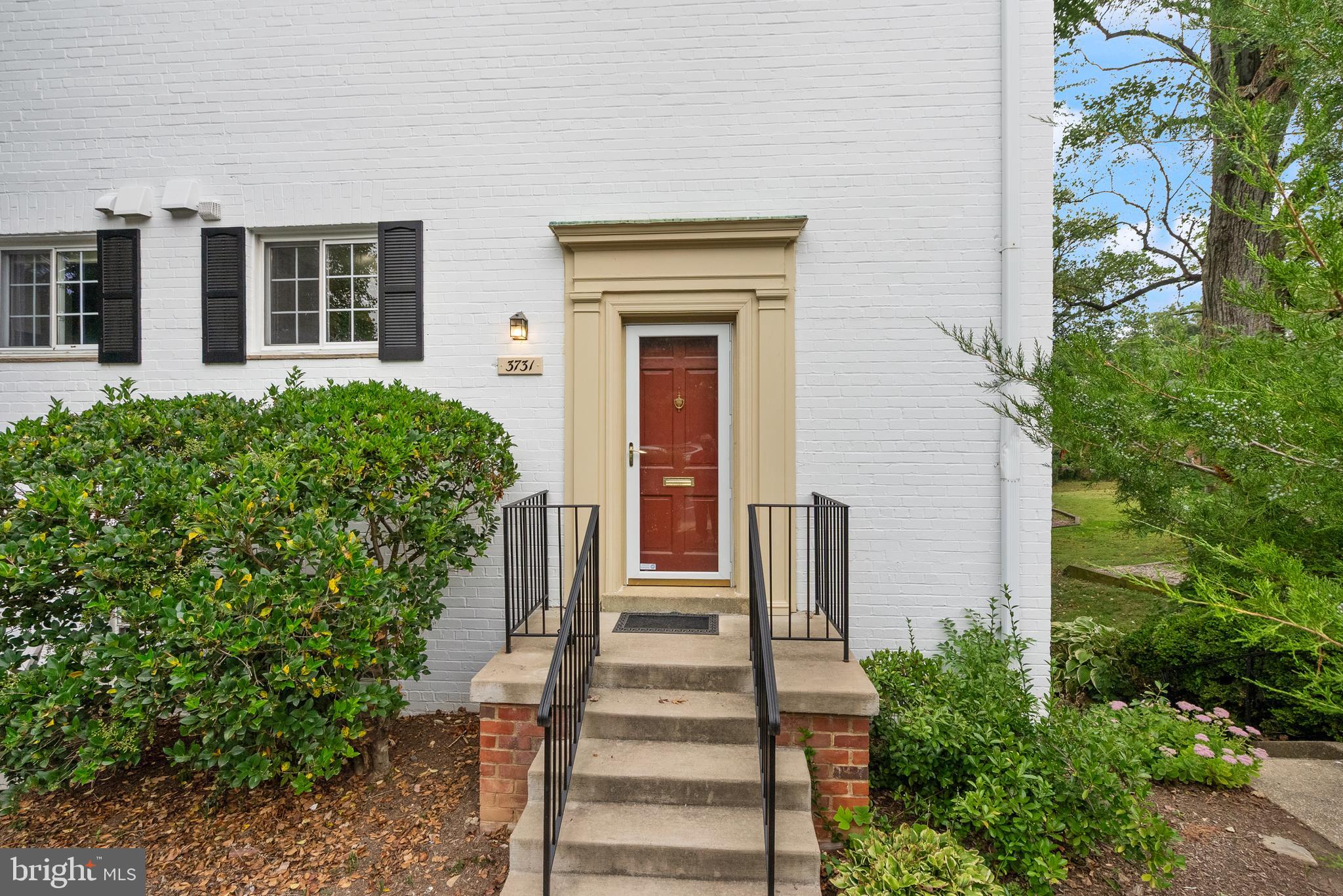 3731 LYONS LANE