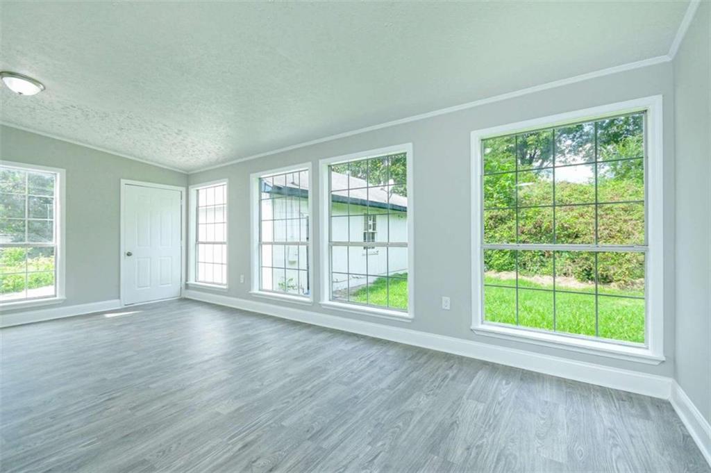 957 Scott Road