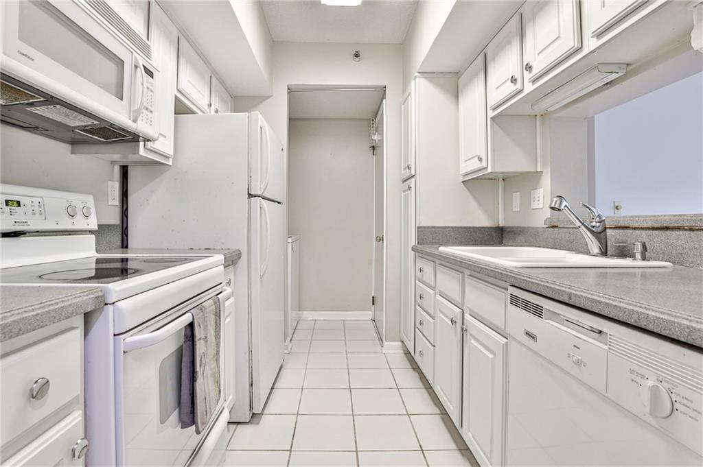 1 Biscayne Drive NW Unit: 304