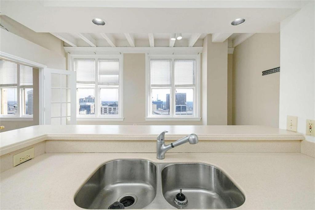 32 Peachtree Street Unit: 1406
