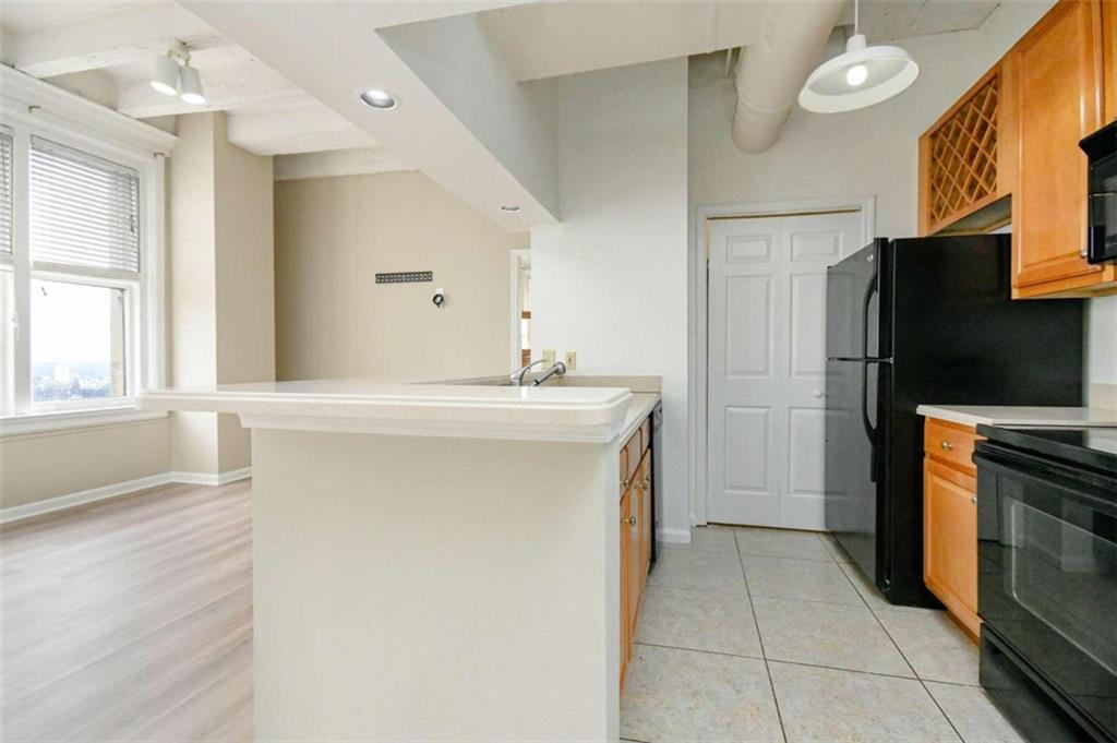 32 Peachtree Street Unit: 1406