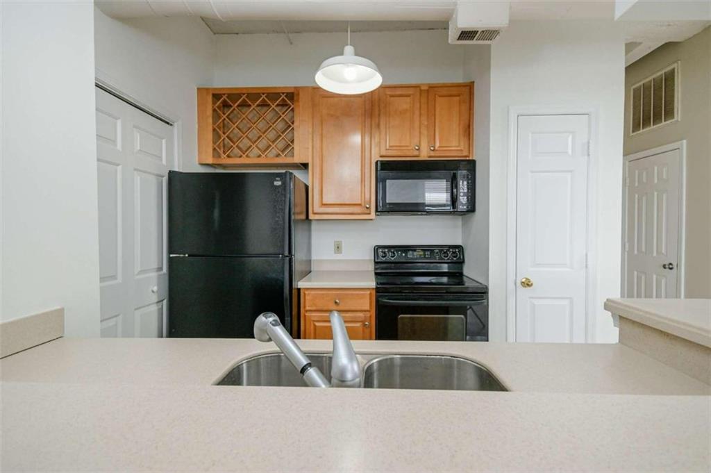 32 Peachtree Street Unit: 1406