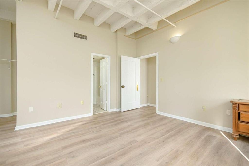 32 Peachtree Street Unit: 1406