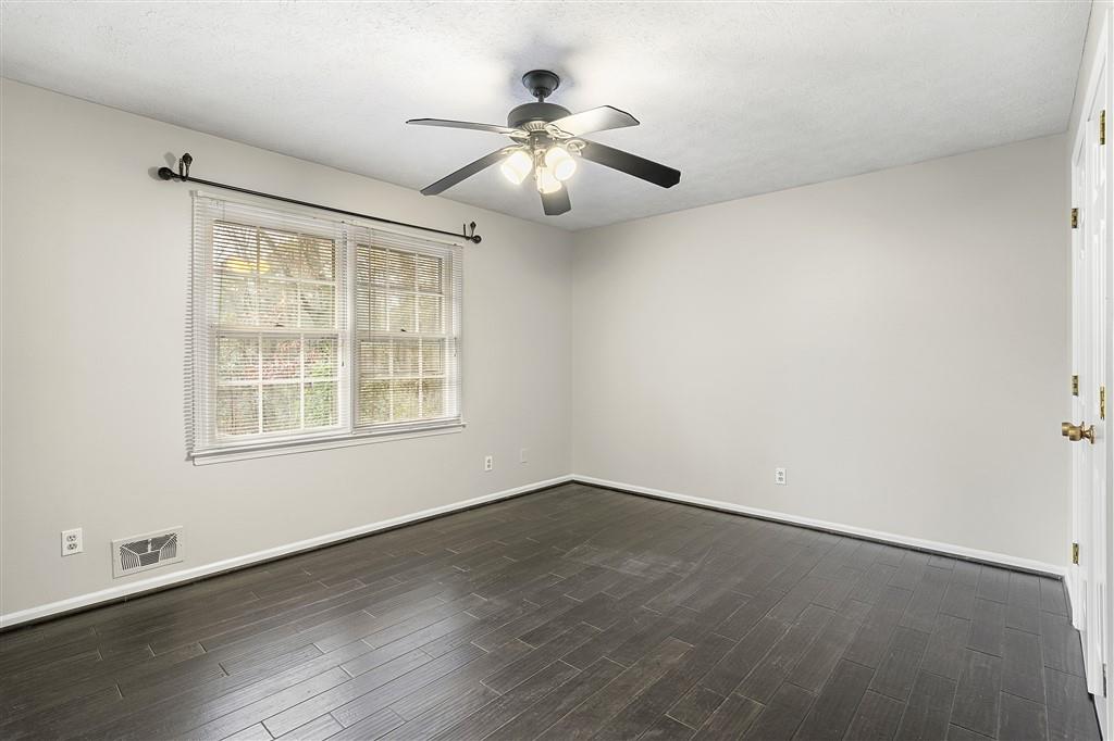 1406 Edinburgh Drive