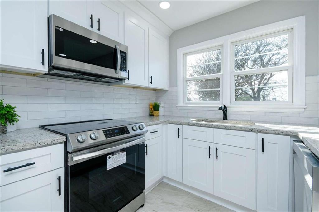 983 Highland Circle