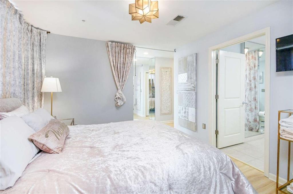 3040 Peachtree Road Unit 1010