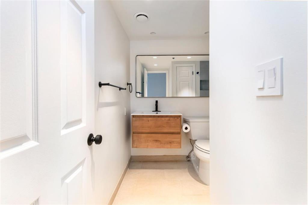 1 Biscayne Drive No. 304