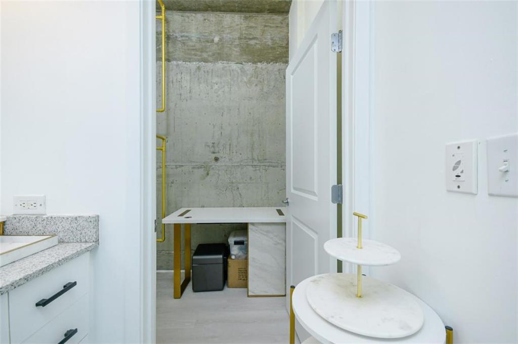 361 17th Street Unit 2122