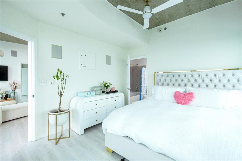 361 17th Street Unit 2122