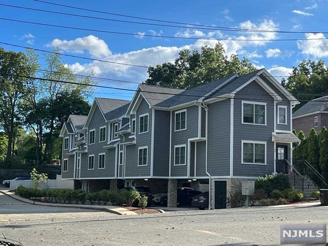 53 Crest Street 4