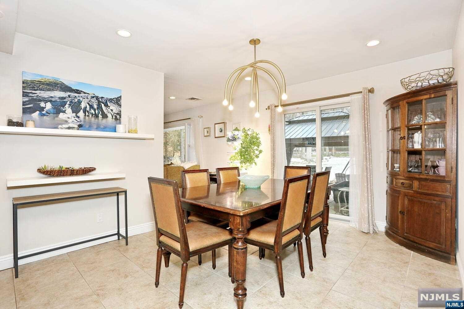 14 Rambling Brook Road