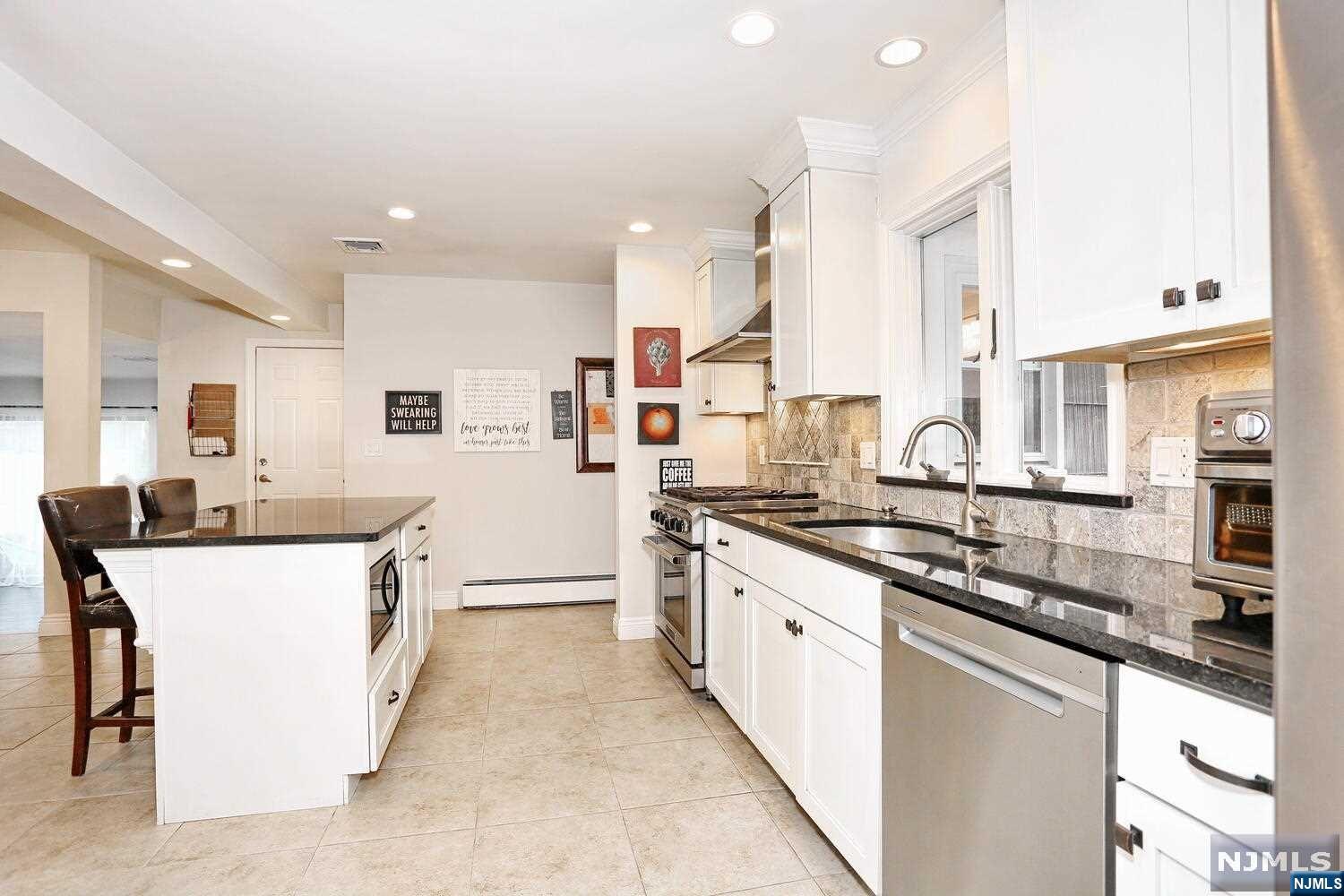 14 Rambling Brook Road